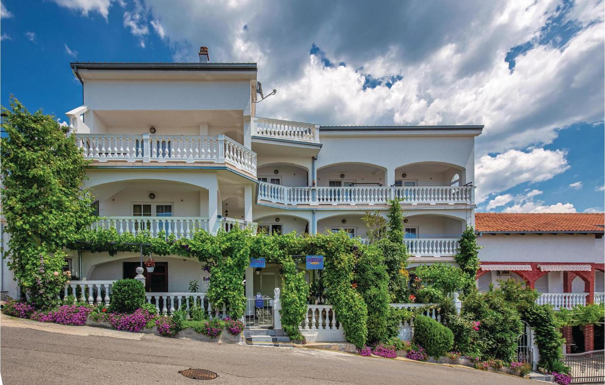 1 Bedroom Cozy Apartment In Crikvenica Exterior photo